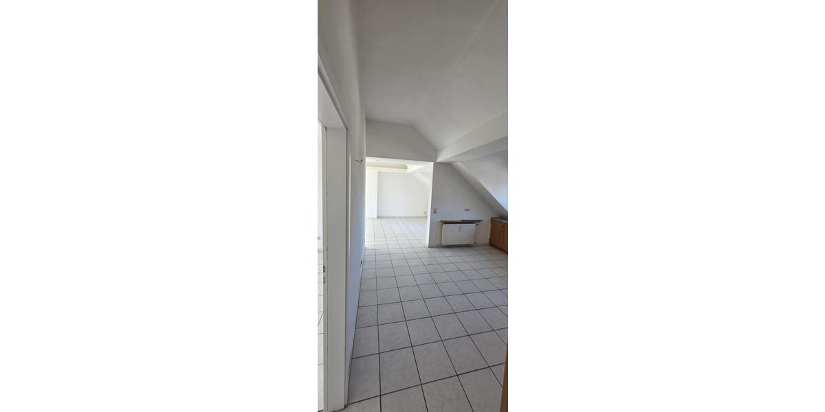 Dachgeschoßwohnung Remscheid - 3.5 Zimmer, 89 m&sup2;, 800&euro; | Angebot:26067466