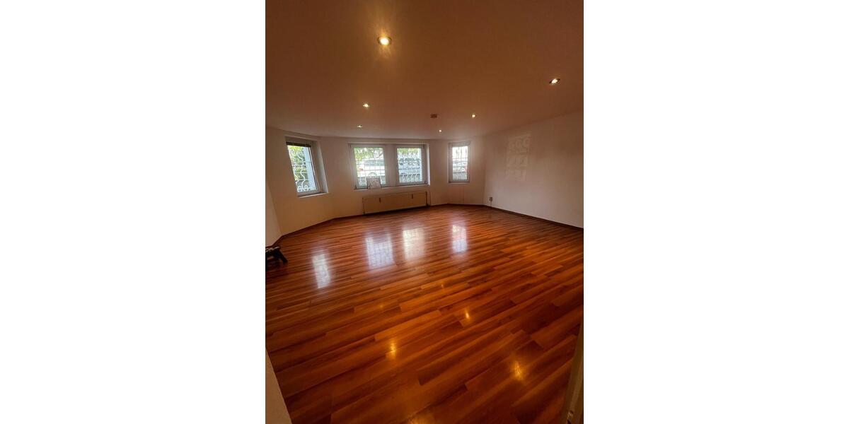 Etagenwohnung Solingen Aufderhöhe - 2 Zimmer, 79 m&sup2;, 890&euro; | Angebot:25903094