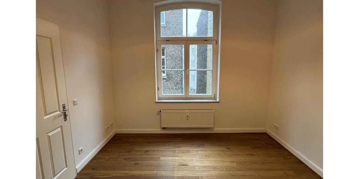 Etagenwohnung Köln Kalk - 4 Zimmer, 112 m&sup2;, 1.705&euro; | Angebot:26021645