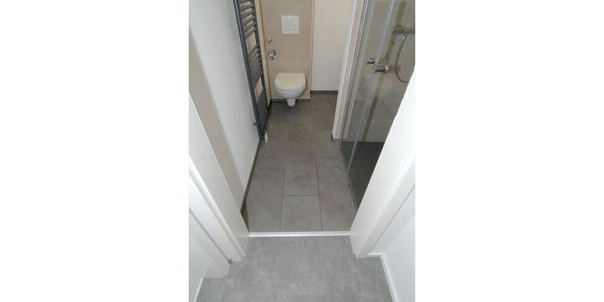 Düsseldorf-Unterrath: 3-Zimmer ETW mit Küche, Bad u. Flur ... plus 27 m² Nutzfläche im UG inkl. Gartennutzung ... Erstbezug nach Totalsanierung 3 zimmer