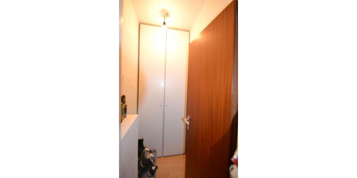 Dachgeschoßwohnung Hilden - 2 Zimmer, 65 m&sup2;, 590&euro; | Angebot:24831846