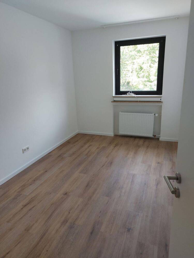 Renovierte 3-Zimmer-Wohnung mit Balkon und Garage