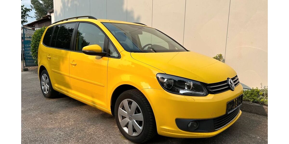 VW Touran 142.526 km 10.395 &euro; Köln 51107
