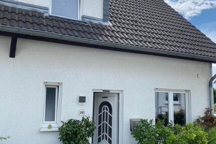 Attraktive Doppelhaushälfte in Leichlinger Bestlage zimmer