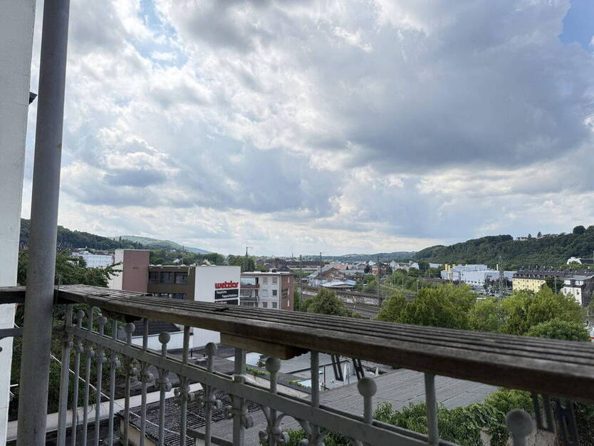 Moderne 3-Zi-Wohnung mit Balkon Erstbezug nach Sanierung