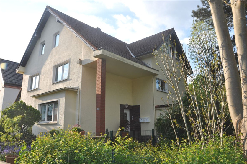 Haus zum Kaufen in Düsseldorf 1.350.000 € 301 m²