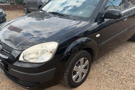 Kia Rio 174.500 km 1.750 &euro; Leverkusen 51371