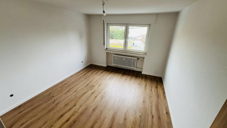 Etagenwohnung Köln Heimersdorf - 3 Zimmer, 81 m&sup2;, 1.150&euro; | Angebot:24742311
