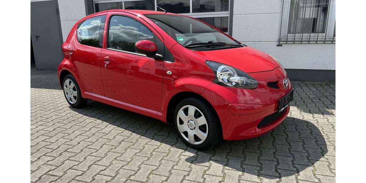 Toyota Aygo 114.379 km 2.950 &euro; Langenfeld 40764