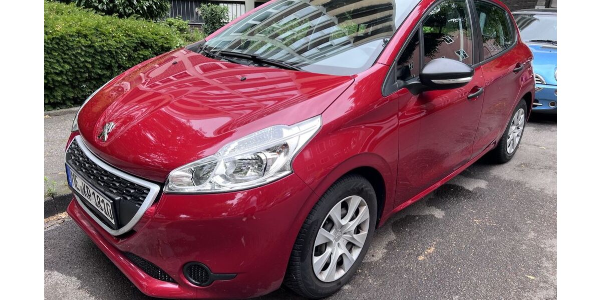 Peugeot 208 61.000 km 4.950 &euro; Hilden 40721