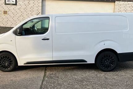 Opel Vivaro 70.900 km 17.990 € Hilden 40721