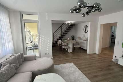 Wohnung Düsseldorf Stadtbezirk 9 - 5 Zimmer, 125 m&sup2;, 1.800&euro; | Angebot:26216820