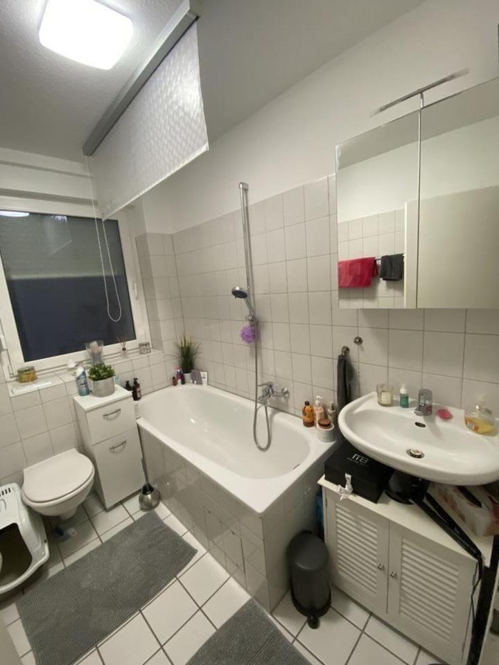 Bei VIVAWEST die Sonnenstrahlen auf dem eigenen Balkon genießen. zimmer