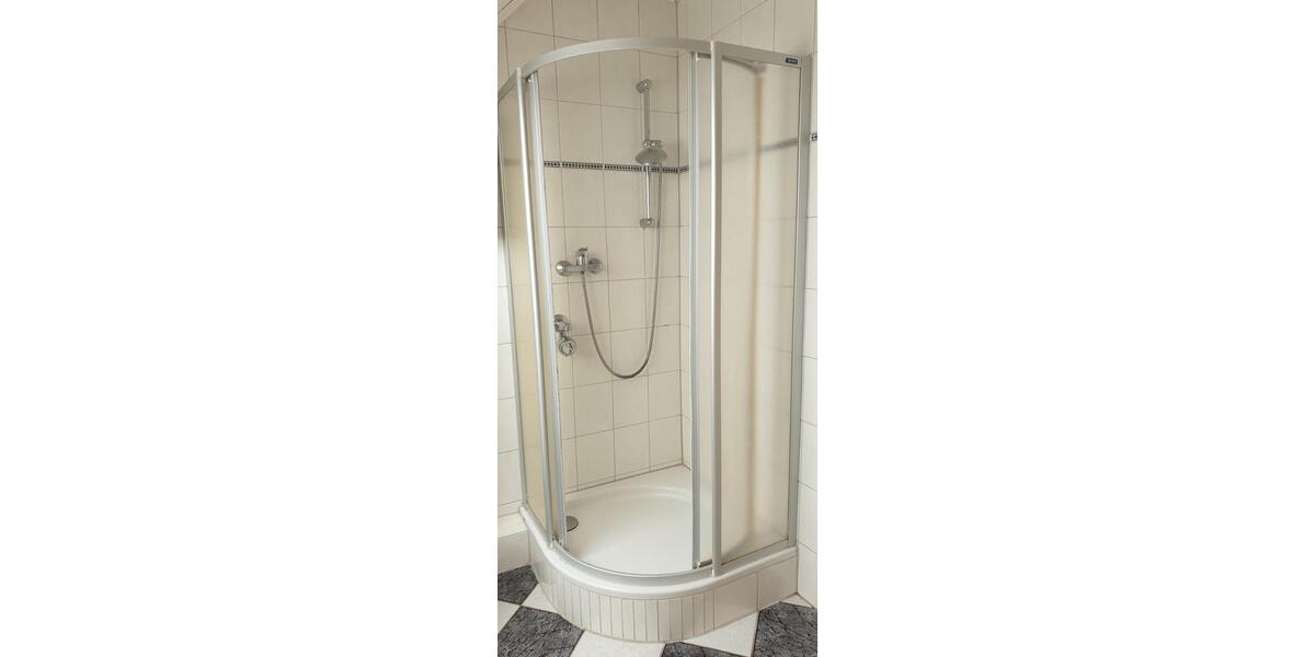 Dachgeschoßwohnung Solingen Aufderhöhe - 3 Zimmer, 90 m&sup2;, 700&euro; | Angebot:24373295