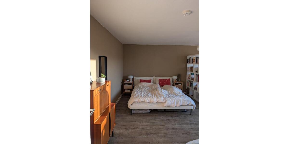 Dachgeschoßwohnung Düsseldorf Stadtbezirk 2 - 2.5 Zimmer, 90 m&sup2;, 1.500&euro; | Angebot:24421846