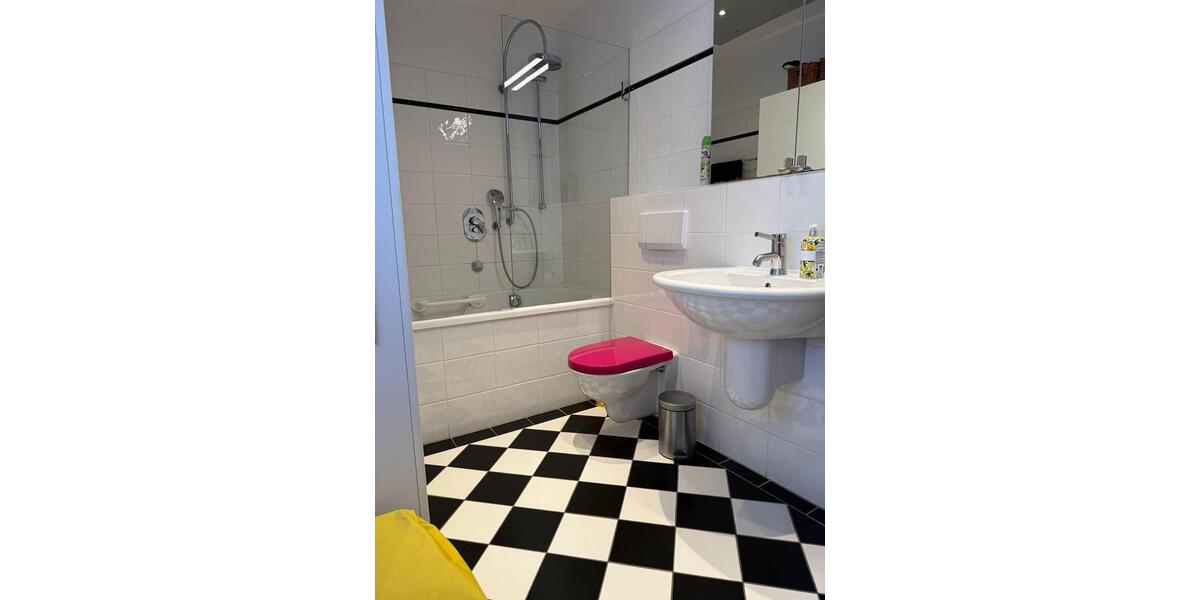 UNTERBACH: Wunderschönes, vollklimatisiertes 7-Raum Reihenendhaus 7 zimmer