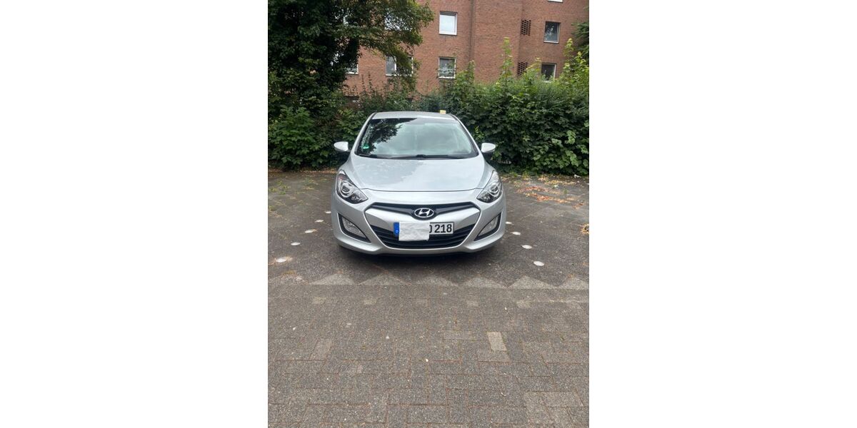 Hyundai i30 125.000 km 7.950 &euro; Neuss 41462