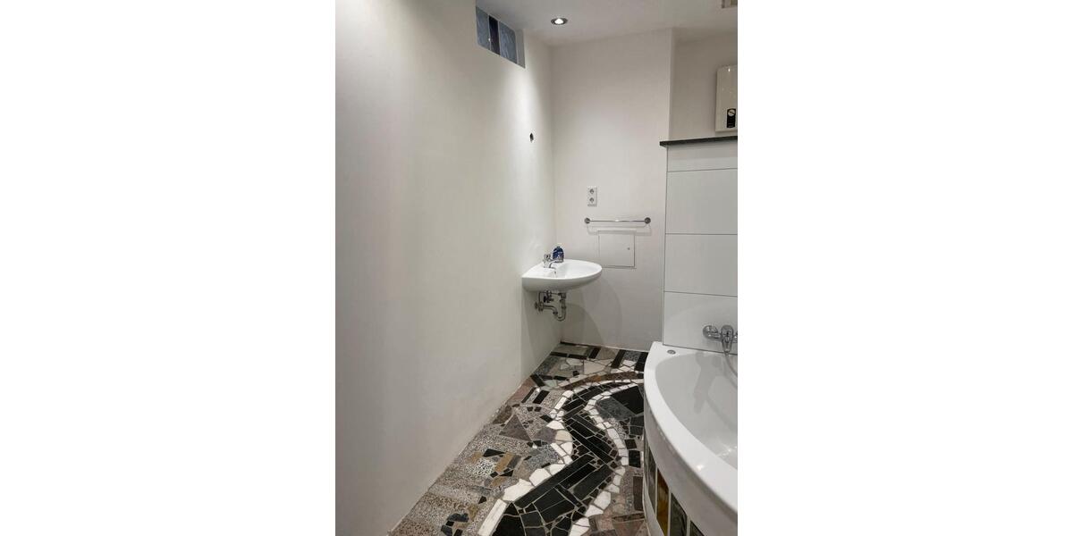 Etagenwohnung Solingen Central - 2 Zimmer, 63 m&sup2;, 600&euro; | Angebot:24801786