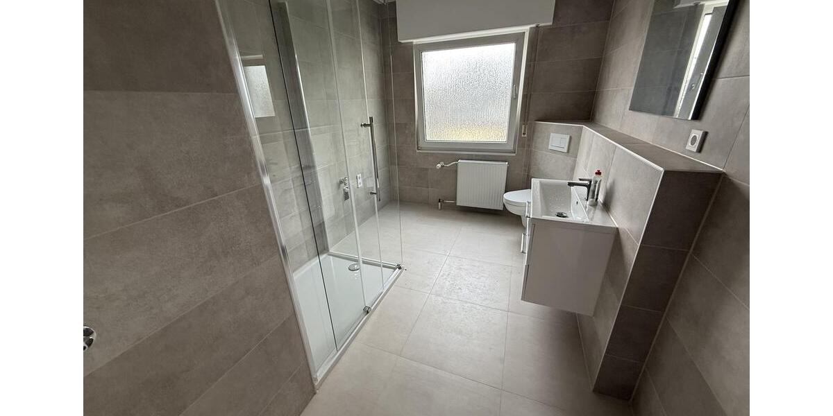 Maisonettenwohnung Bergisch Gladbach Gronau - 5 Zimmer, 135 m&sup2;, 1.700&euro; | Angebot:24662303