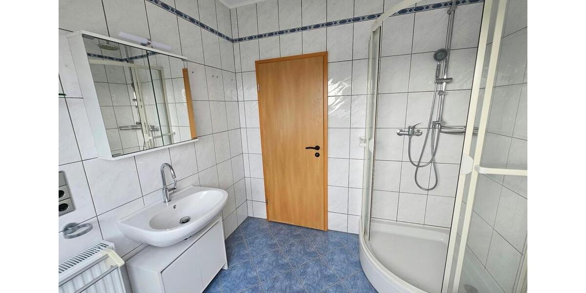 Dachgeschoßwohnung Solingen Aufderhöhe - 4 Zimmer, 85 m&sup2;, 930&euro; | Angebot:27603836