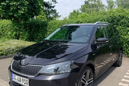 Skoda Fabia 158.300 km 8.400 &euro; Solingen 42719