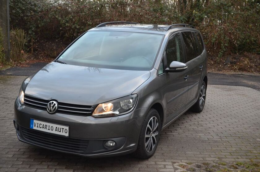VW Touran 190.258 km 7.499 € KÖLN 51109