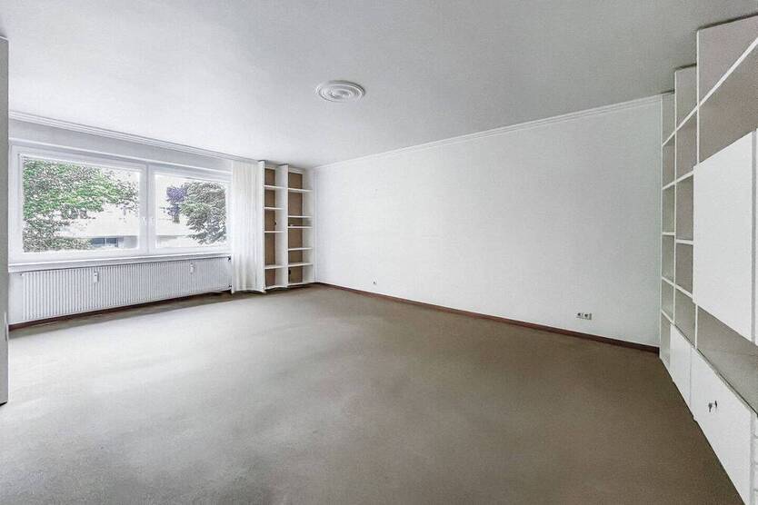 4,5 Zimmer - Balkon - Tiefgarage - freigezogen