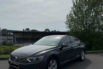 VW Passat 144.000 km 11.800 &euro; Remscheid 42853