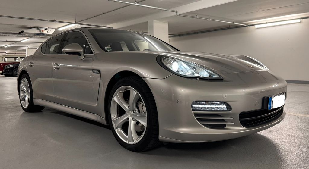 Porsche Panamera 62.000 km 32.900 &euro; Düsseldorf 40549