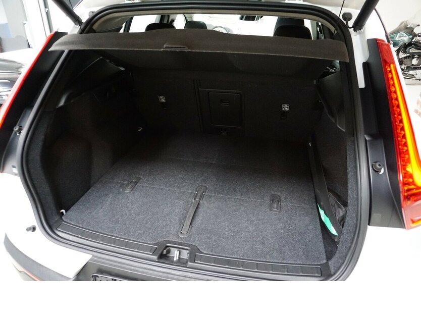 Volvo XC40 AWD Momentum Pano Leder 360° AHK H&K 83.559 km 26.900 € Wuppertal 42327