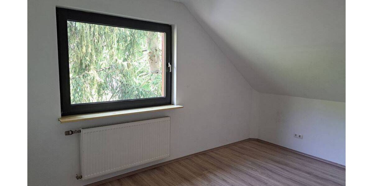 Mehrfamilienhaus, Wohnhaus Kürten - 7 Zimmer, 186 m&sup2;, 350.000&euro; | Angebot:25699790