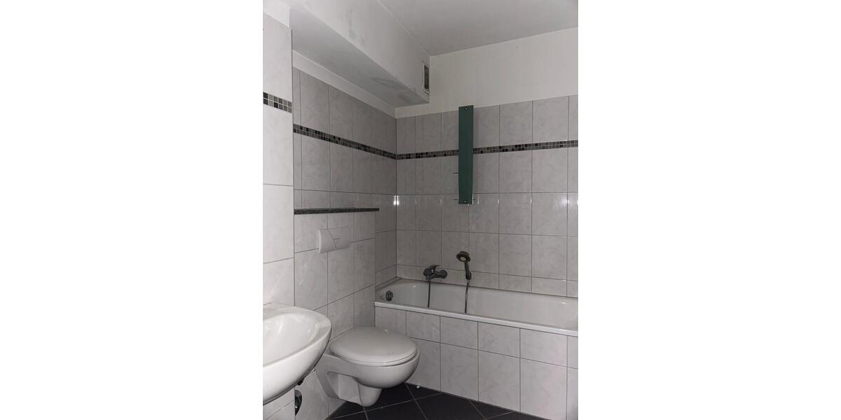 Etagenwohnung Remscheid Lüttringhausen - 4 Zimmer, 94 m&sup2;, 651&euro; | Angebot:24472517