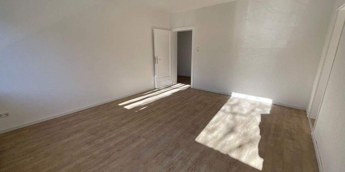 Etagenwohnung Wuppertal Barmen - 4 Zimmer, 94 m&sup2;, 759&euro; | Angebot:24802686