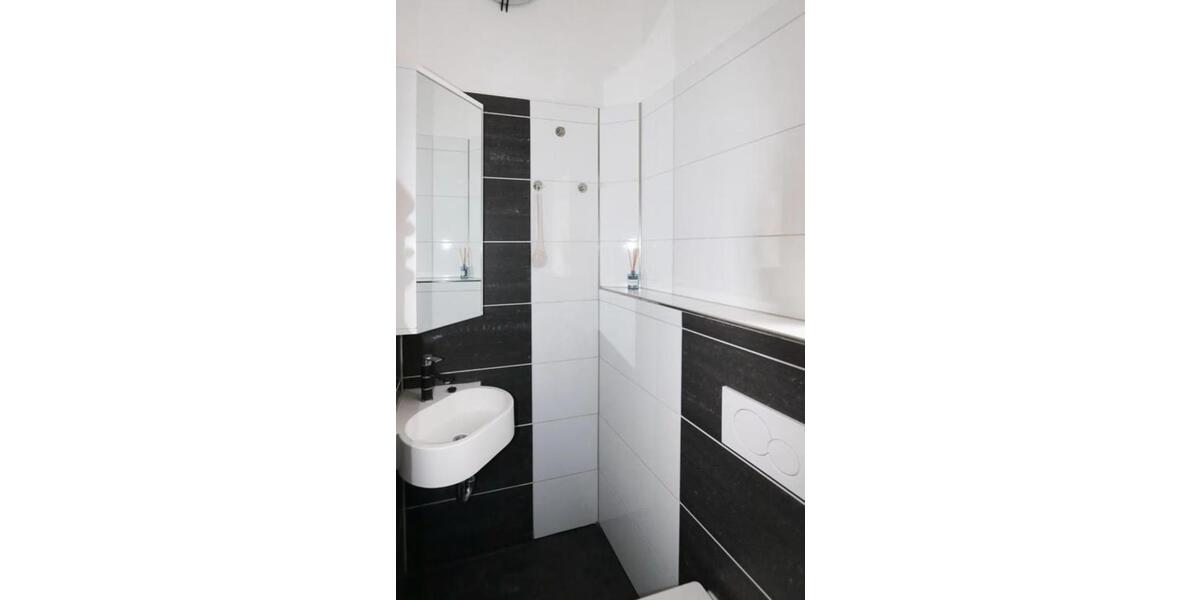 Einfamilienhaus Düsseldorf Stadtbezirk 8 - 2 Zimmer, 65 m&sup2;, 1.200&euro; | Angebot:24871455