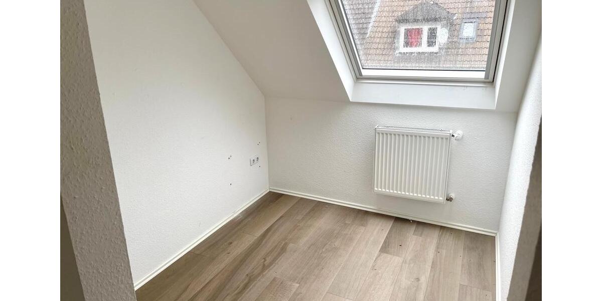 Dachgeschoßwohnung Remscheid - 3.5 Zimmer, 67 m&sup2;, 500&euro; | Angebot:24770785