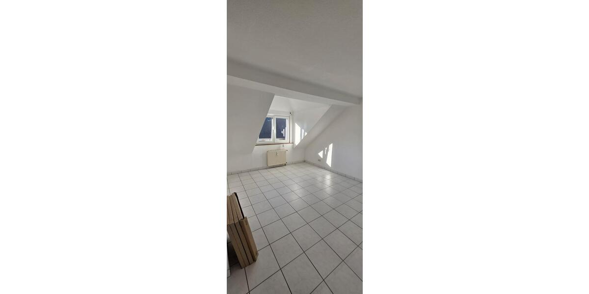Dachgeschoßwohnung Remscheid - 3.5 Zimmer, 89 m&sup2;, 800&euro; | Angebot:26067466