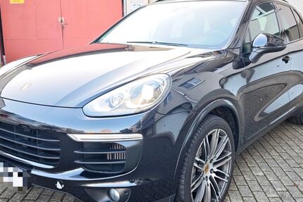 Porsche Cayenne 221.000 km 28.950 € Wuppertal 42107