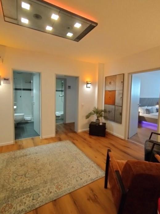 Verkauf eines kleinen Hotel garni in Köln voll genehmigter Beherbergungsbetrieb mit 8 Betten 4 Zimmern, studentisches Wohnen denkbar zimmer