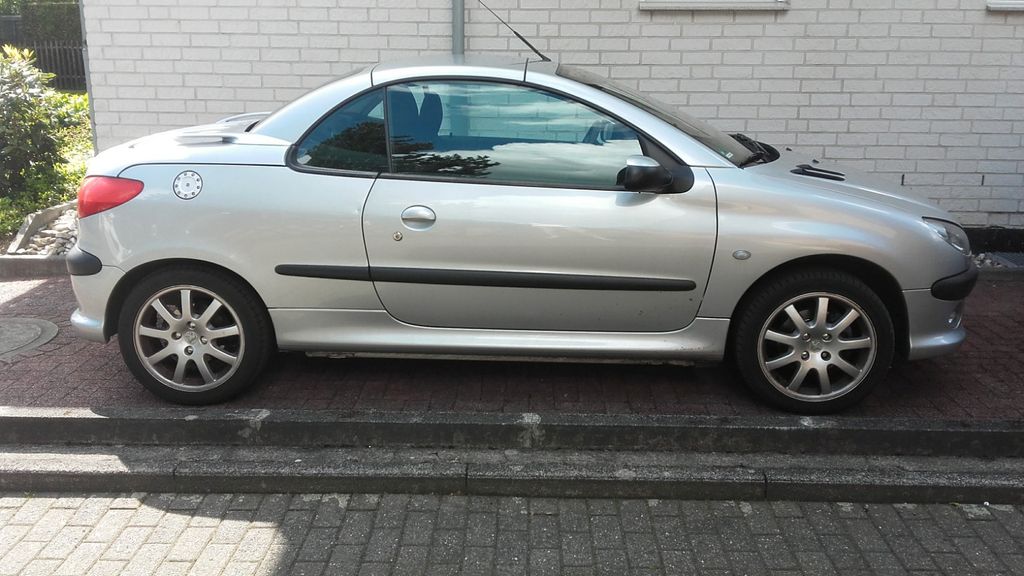 Peugeot 206 98.000 km 1.650 &euro; Haan 42781