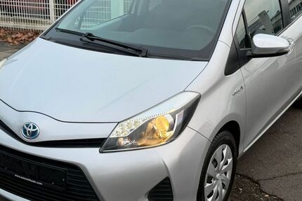 Toyota Yaris 102.704 km 8.500 &euro; Köln 51065