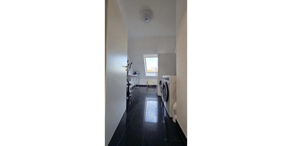 Dachgeschoßwohnung Solingen Ohligs - 2 Zimmer, 57 m&sup2;, 160.000&euro; | Angebot:26877057