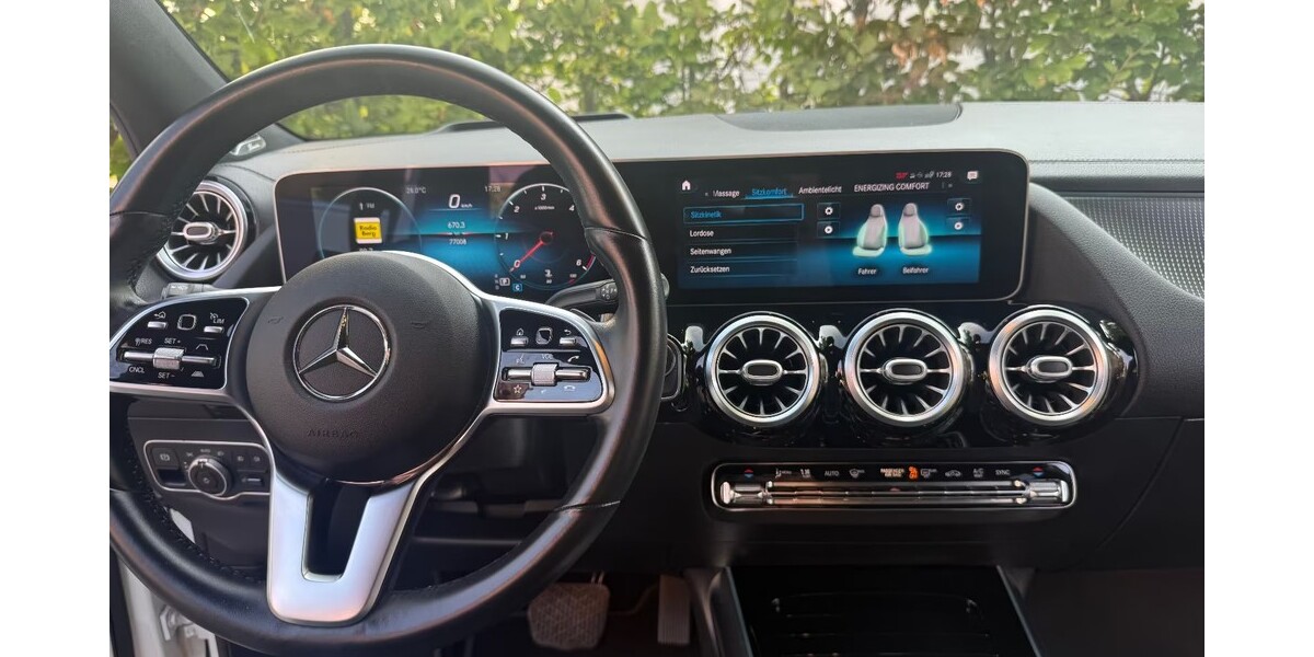 Mercedes-Benz GLA-Klasse 77.300 km 32.900 € Köln 50667