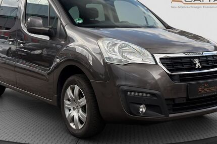 Peugeot Partner 122.000 km 7.480 &euro; Solingen 42699