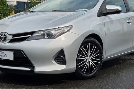 Toyota Auris 109.000 km 9.999 &euro; Köln (Ostheim) 51107