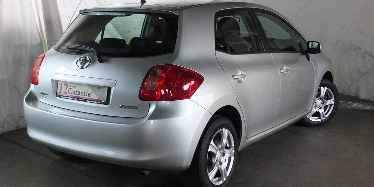 Toyota Auris 1.6i BLACK WEEK 25: SOL ALLE INSPEKTIONEN GA 174.885 km 4.908 € Köln 50858