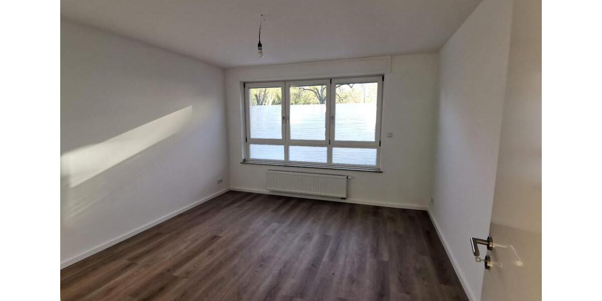 Erdgeschoßwohnung Hilden - 7 Zimmer, 155 m&sup2;, 2.050&euro; | Angebot:26013823