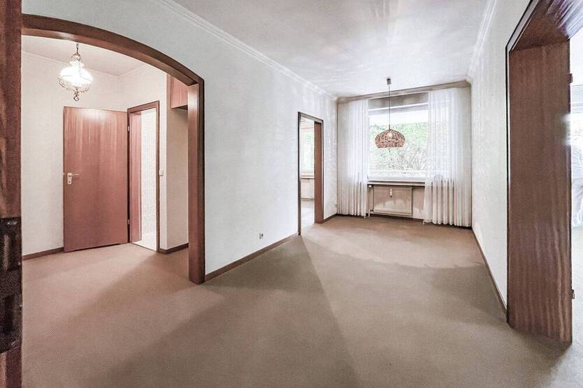 4,5 Zimmer - Balkon - Tiefgarage - freigezogen