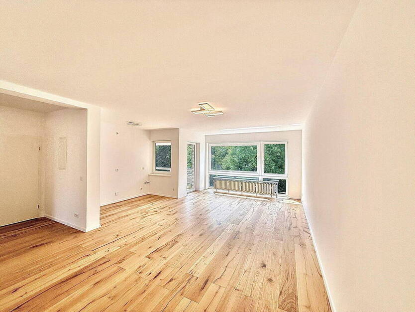 Provisionsfreier Direktverkauf: Kernsanierte 3-Zimmer-Wohnung mit TG , Düsseldorf-Golzheim