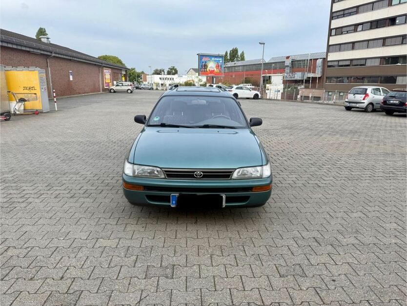 Toyota Corolla 189.000 km 2.999 € Köln 50825
