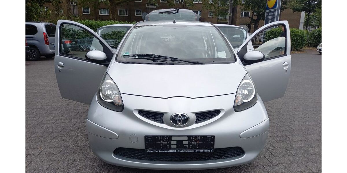 Toyota Aygo (X) 196.000 km 1.550 &euro; köln 51103